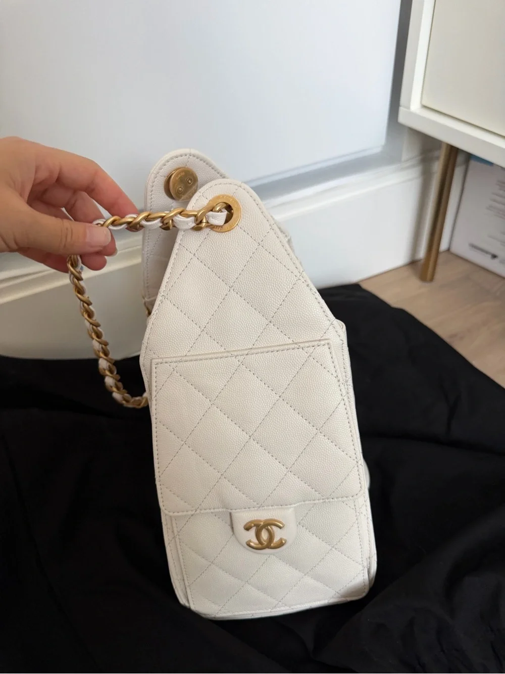 CHANEL 25 Cream Quilted Drawstring Shoulder Bag with Gold Hardware